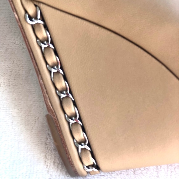 CHANEL Cap Toe Chain Wedge - Picture 4 of 8